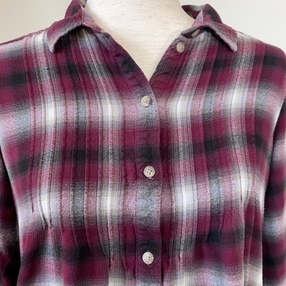 American Eagle Flannel Top - Picture 3 of 8